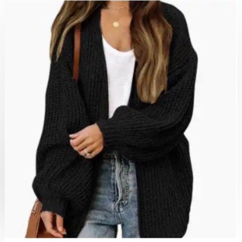 NWT OPEN FRONT BLACK SWEATER Size Medium/Large
